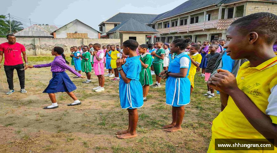 拼搏拼出精彩，勇敢向前